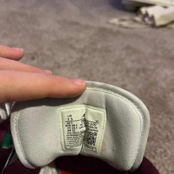 Air Jordan 1 Low SE Multi-Color Size 7.5 in Women’s(6 in Men’s) - Picture 5 of 5